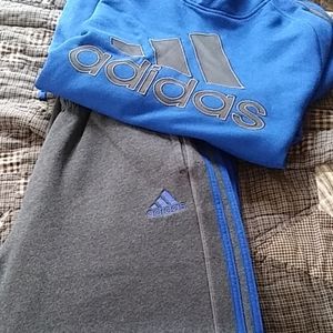Adidas jogging outfit